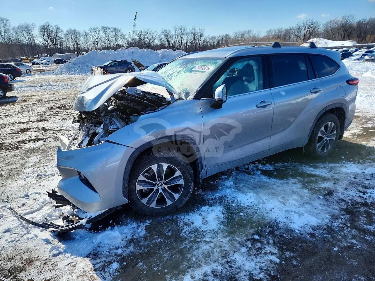 Toyota Highlander XLE 3.5L 6 2022