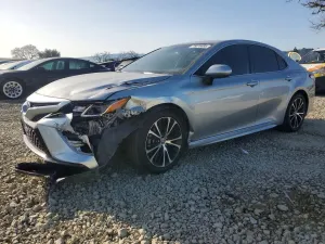 Toyota Camry SE 2.5L 4 2020