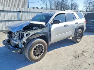 Toyota 4Runner SR5 2.4L 4 2025