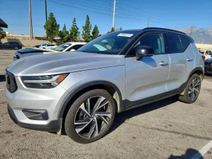 Volvo XC40 T5 R-DESIGN 2.0L 4 2019