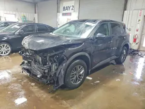 Nissan Rogue S 2.5L 4 2021