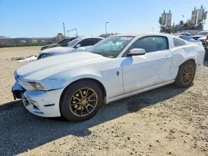 Ford Mustang 3.7L 6 2014