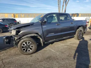 Toyota Tundra 5.7L 8 2017