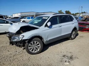 Volkswagen Tiguan S 2.0L 4 2019