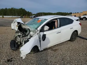 Nissan Sentra S 1.8L 4 2017