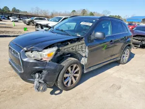 Mitsubishi Outlander SE 2.0L 4 2015