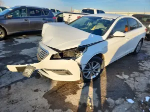 Hyundai Sonata SE 2.4L 4 2015