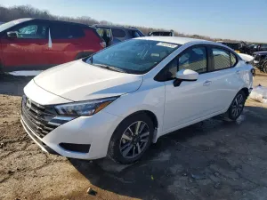 Nissan Versa SV 1.6L 4 2025