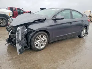 Hyundai Elantra SEL 2.0L 4 2020