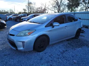 Toyota Prius 1.8L 4 2013