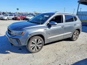 Volkswagen Taos SE 1.5L 4 2024
