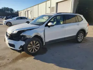 Volkswagen Tiguan S 2.0L 4 2018