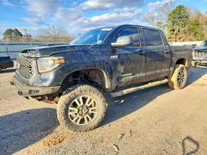Toyota Tundra CREWMAX SR5 5.7L 8 2019