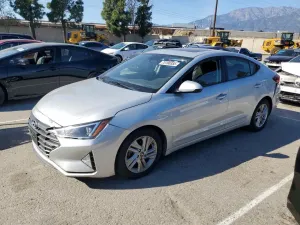 Hyundai Elantra SEL 2.0L 4 2020