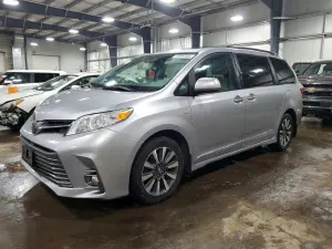 Toyota Sienna XLE 3.5L 6 2018