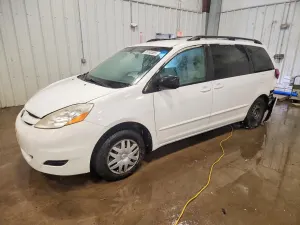 Toyota Sienna CE 3.5L 6 2009