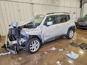 Jeep Renegade LATITUDE 2.4L 4 2016