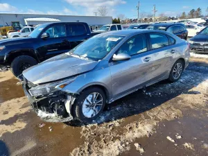 Kia Cerato / Forte / K3 LX 2 L 4 2023
