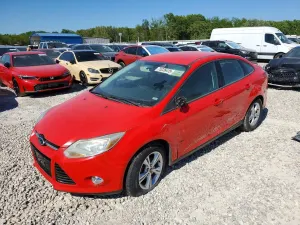 Ford Focus SE 2.0L 4 2012