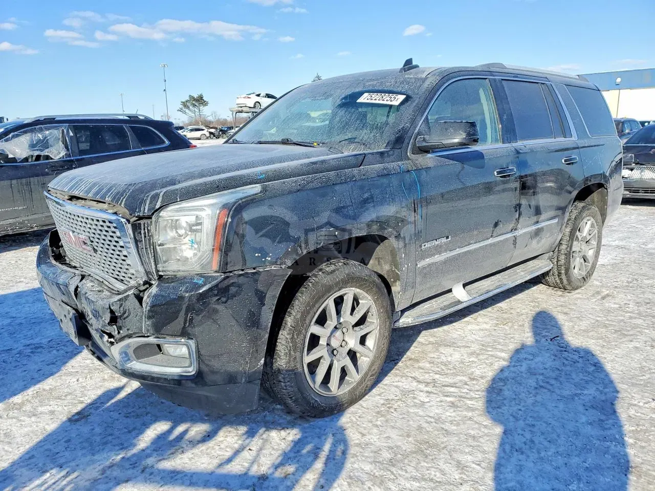 GMC Yukon DENALI 6.2L 8 2017