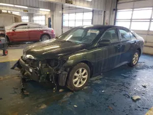Toyota Camry BASE 2.5L 4 2011