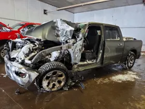 RAM 1500 BIG HORN/LONE STAR 5.7L 8 2020