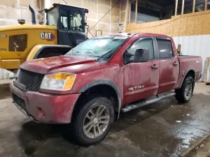 Nissan Titan S 5.6L 8 2015