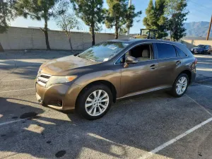 Toyota Venza LE 2.7L 4 2013