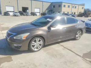 Nissan Altima 3.5S 3.5L 6 2015