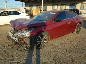 Nissan Altima SR 2.5L 4 2022