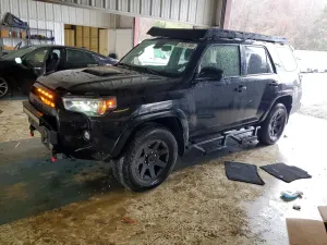 Toyota 4Runner SE 4.0L 6 2023