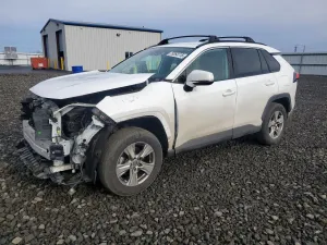 Toyota Rav4 XLE 2.5L 4 2020