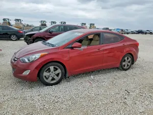 Hyundai Elantra GLS 1.8L 4 2013