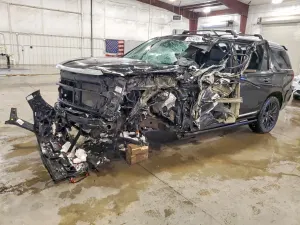 GMC Yukon DENALI 6.2L 8 2025