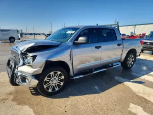 Toyota Tundra CREWMAX SR5 4.6L 8 2013