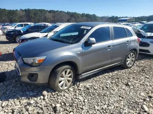 Mitsubishi Outlander ES 2.0L 4 2015