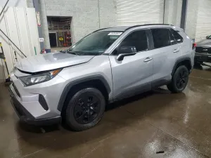 Toyota Rav4 LE 2.5L 4 2020