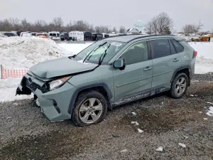 Toyota Rav4 XLE 2.5L 4 2019