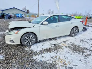 Nissan Altima SV 2.5L 4 2021
