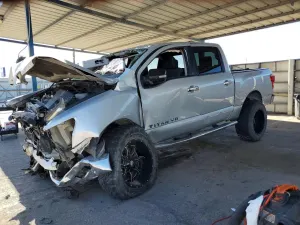 Nissan Titan SV 5.6L 8 2018