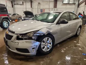 Chevrolet Cruze LS 1.8L 4 2012