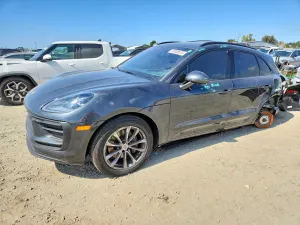 Porsche Macan 2.0L 4 2024