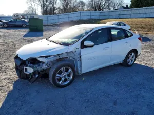Ford Focus SE 2.0L 4 2014