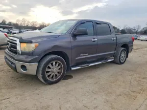 Toyota Tundra CREWMAX SR5 4.6L 8 2012