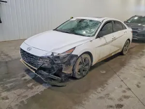 Hyundai Elantra 2.0L 4 2023