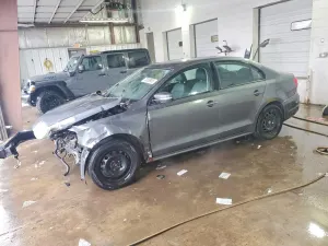 Volkswagen Jetta SE 2.5L 5 2012