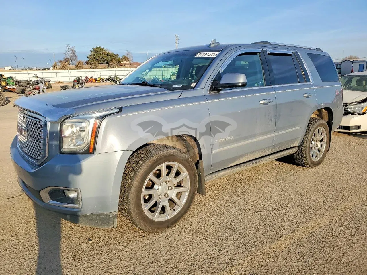 GMC Yukon DENALI 6.2L 8 2016