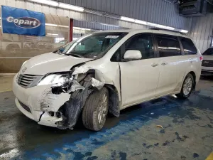 Toyota Sienna XLE 3.5L 6 2012