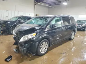 Toyota Sienna XLE 3.5L 6 2016