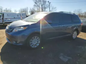 Toyota Sienna 3.5L 6 2013
